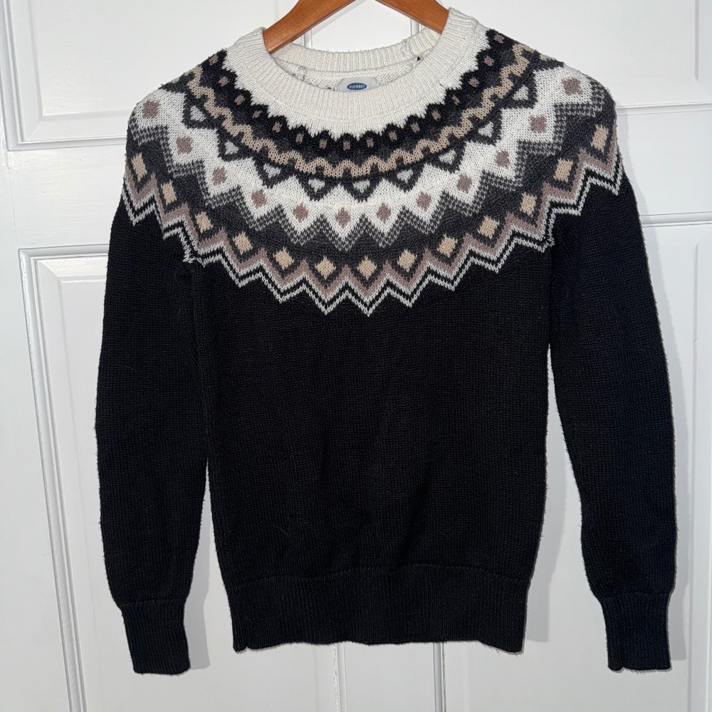 Old Navy Black & White Diamond Patterned Sweater - size XS